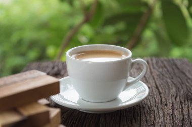 Kahve fincanı ve fasulye 