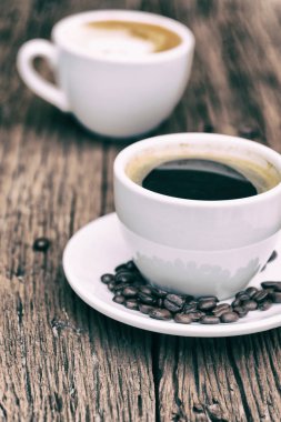 Kahve fincanı ve fasulye 
