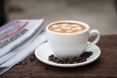 Kahve fincanı ve fasulye 