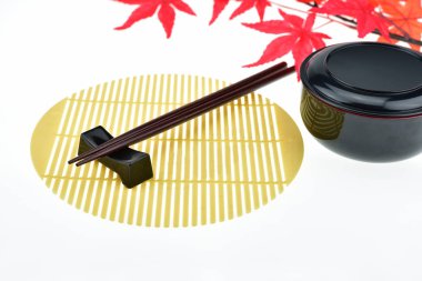 Beyaz arkaplanda izole edilmiş çubuklar