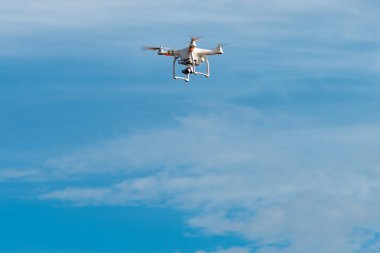 Modern Rc uçak / Quadcopter kamera ile uçan