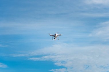 Modern Rc uçak / Quadcopter kamera ile uçan