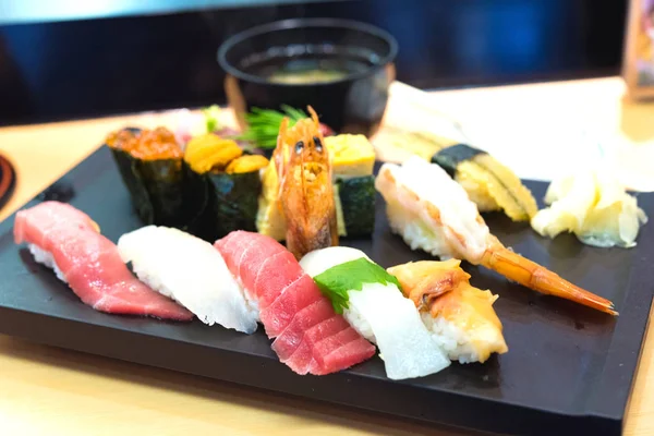 刺身寿司の箸と醤油セット — ストック写真