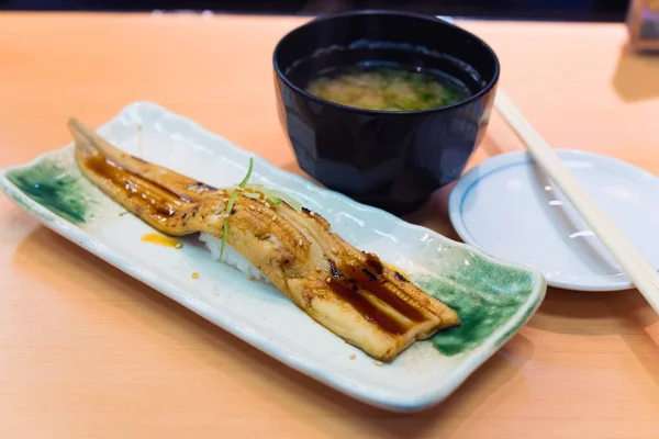 Japanischer Aal gegrillt mit Sojasaucen — Stockfoto