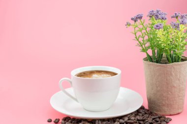 beyaz kahve fincanı