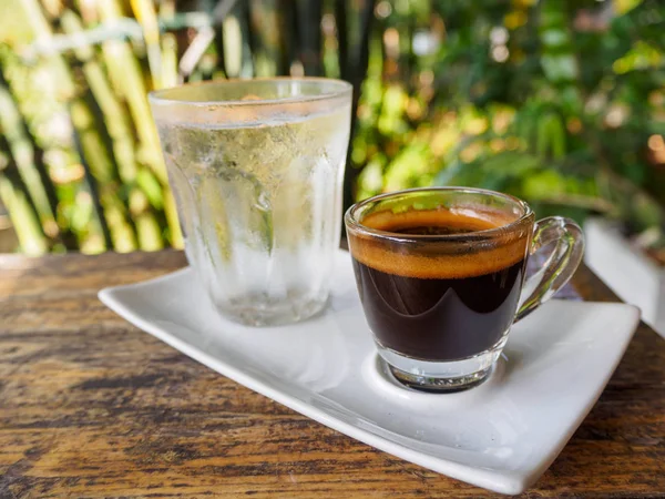 Tazza Espresso Sul Tavolo Bicchiere Becher Shot Cocktail Bevande Caffè — Foto Stock