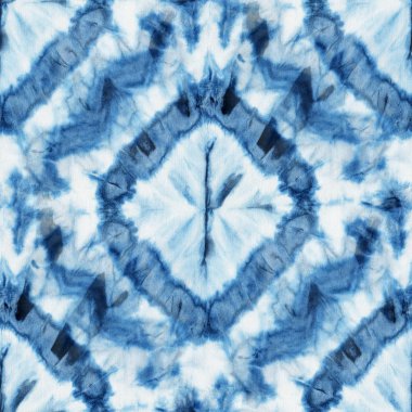 Beyaz ipeğin üzerindeki çivit rengi kusursuz kravat boyası deseni. El boyası kumaşlar - nodüler batik. Shibori boyaması.. 