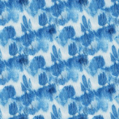 Beyaz ipeğin üzerindeki çivit rengi kusursuz kravat boyası deseni. El boyası kumaşlar - nodüler batik. Shibori boyaması.. 
