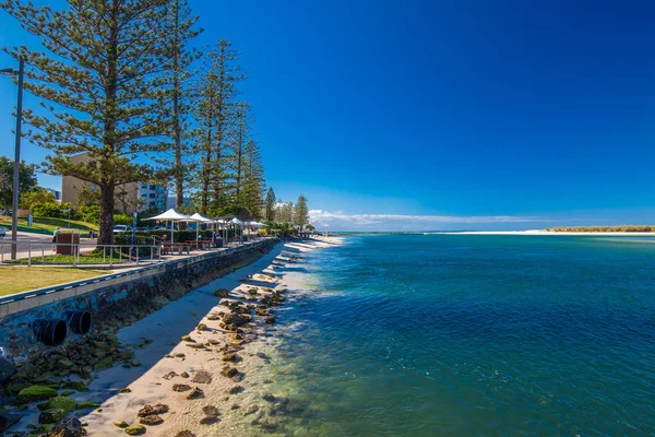 Καυτή ημέρα σε παραλία caloundra — Φωτογραφία Αρχείου