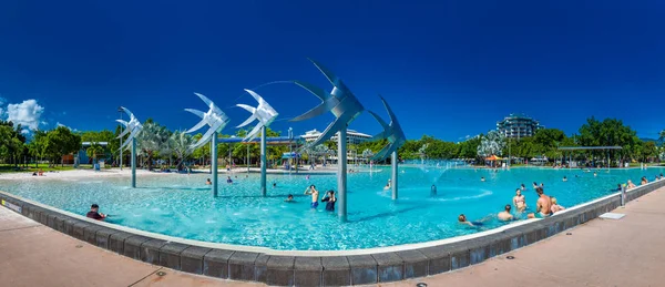 Laguna tropical de natación, Australia — Foto de Stock