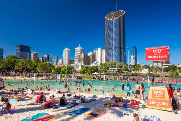 Streets Beach in South Bank Parkland — Stock Photo, Image