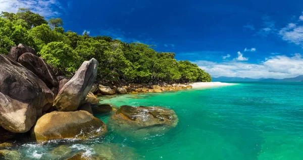 Nudey strand på Fitzroy Island — Stockfoto