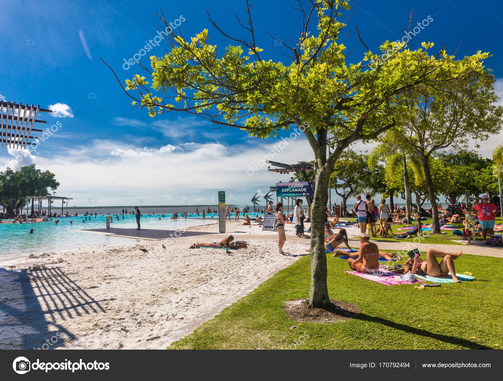 Lagon Tropical Piscine Photo éditoriale Mvaligursky