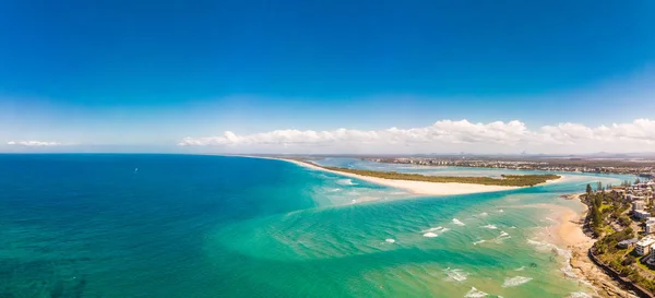 Luchtfoto drone panoramisch beeld van oceaan golven op een Kings strand, Ca — Stockfoto