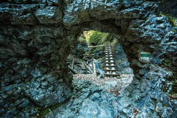 スロバキアのSucha Bela渓谷のハイキングコース｜Raj National Park, — ストック写真