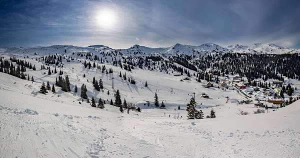 Sněžné Vrcholy Plánovací Lyžařské Středisko Zimě Rakouské Alpy — Stock fotografie