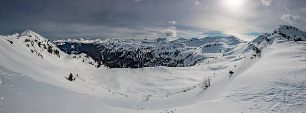 눈덮인 봉우리 리조트 오스트리아 알프스산맥 — 스톡 사진