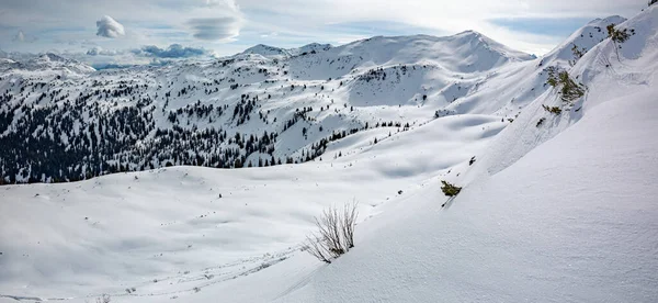 Snöiga Toppar Planneralm Skidort Vintern Österrikiska Alperna — Stockfoto