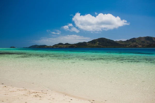 Palmy Bílé Písečné Pláži Plantation Island Fidži Jižním Pacifiku — Stock fotografie