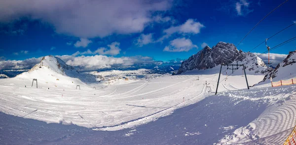 奥地利达什坦阿尔卑斯山冬季的雪景 — 图库照片