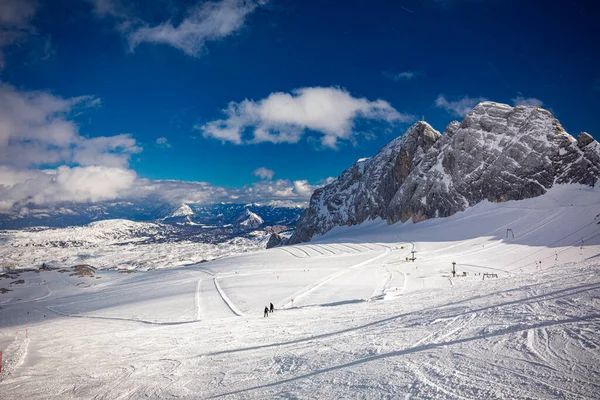 Het Besneeuwde Winterpanorama Van Dachsteiner Alpen Oostenrijk — Stockfoto