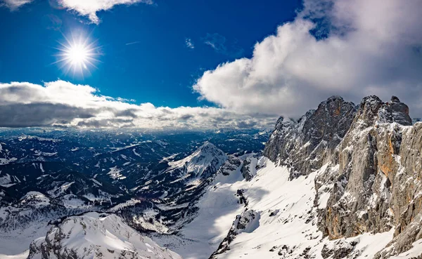 Det Snöiga Vinterpanoramat Över Dachstein Alperna Österrike — Stockfoto