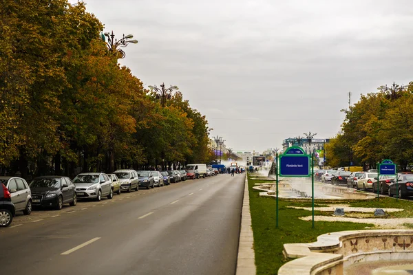 Foto herfst Unirii plein in Boekarest Roemenië op 24/10/2016 — Stockfoto