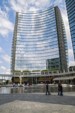 Milan, İtalya-Mayıs 13, 2017: panoramik manzaralı yeni futuristik 