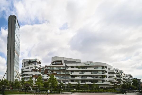 MILÁN, ITALIA, 28 de mayo de 2017 - Isozaki Tower in "City Life" comple — Foto de Stock