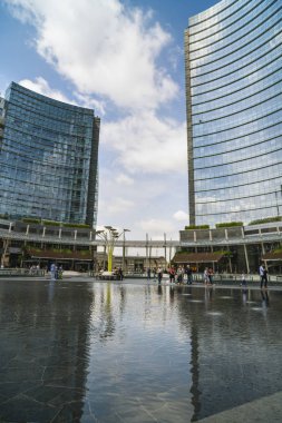 Milan, İtalya-Mayıs 13, 2017: panoramik manzaralı yeni futuristik 