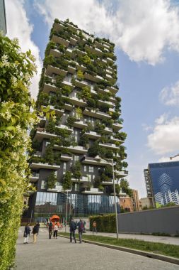 Milan, İtalya - 28 Mayıs 2017: Bosco Verticale (dikey orman) l
