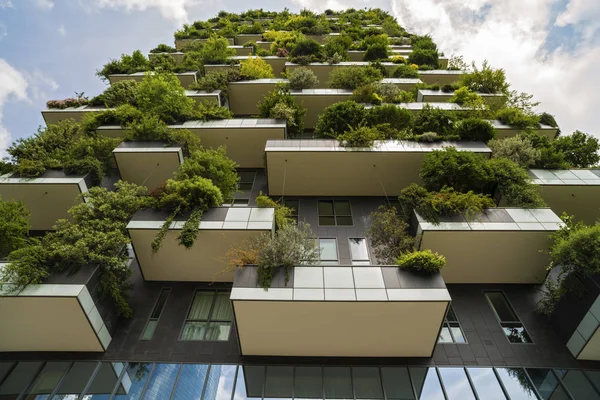 Milan, İtalya - 28 Mayıs 2017: Bosco Verticale (dikey orman) l
