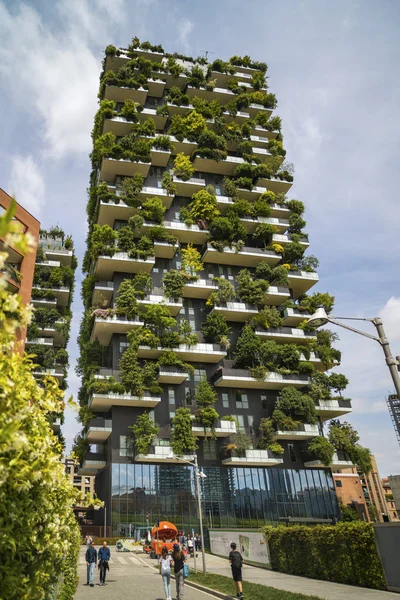 Milan, İtalya - 28 Mayıs 2017: Bosco Verticale (dikey orman) l — Stok fotoğraf