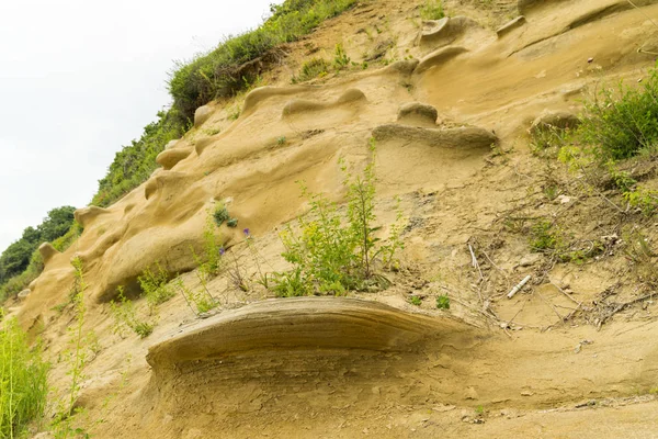 Sandfelsen an der Schwarzmeerküste — Stockfoto