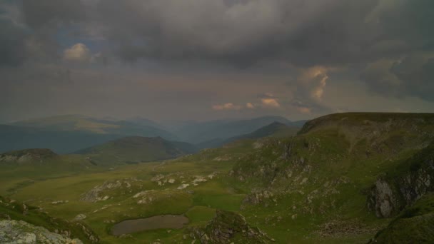 Krásné horské panorama na Balkáně v letním dni — Stock video