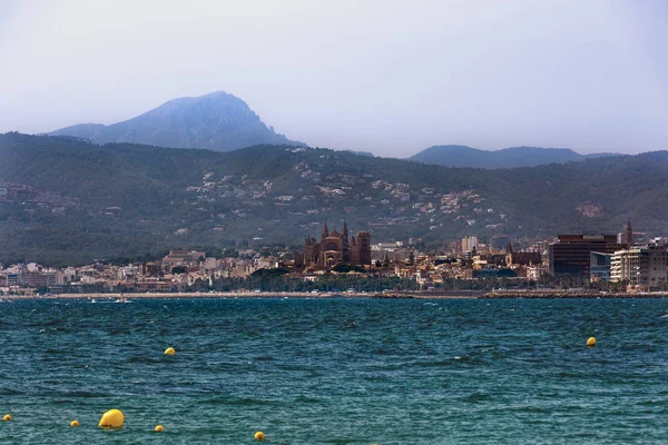 Bela paisagem costeira na palma da Maiorca na Mediterra — Fotografia de Stock