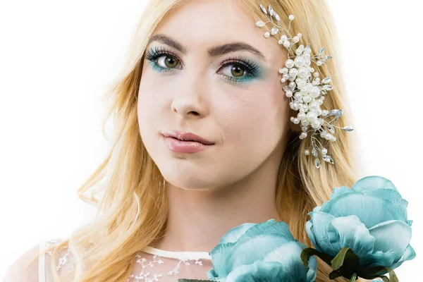 Portret met een mooie jonge vrouw, make-up voor de bruid — Stockfoto