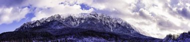 Panorama Carpati Piatra Craiului yarış ile kış manzarası ile