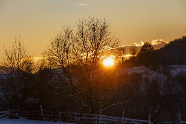 Kışın güzel dağ manzarası