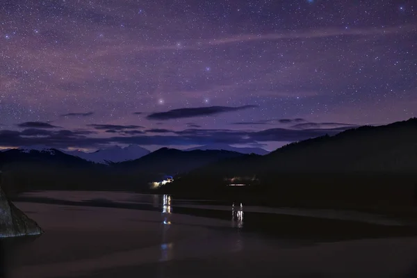 Nachthimmel über dem See — Stockfoto