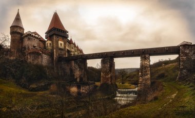 Corvin kalenin Romanya ile manzara