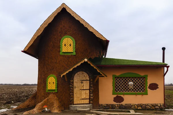 La vraie maison avec l'apparence d'une maison de pain d'épice sucré — Photo