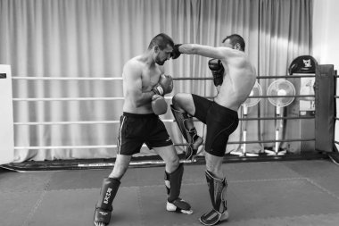 Kickboks Pitesti Romanya Sensei Marius C tarafından tanıtımı