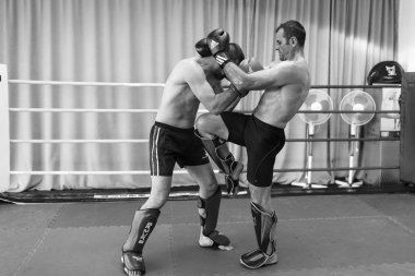 Kickboks Pitesti Romanya Sensei Marius C tarafından tanıtımı