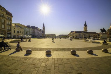 Union Square (Piata Unirii) Sunny Day, Oradea, Rom 'da görüldü