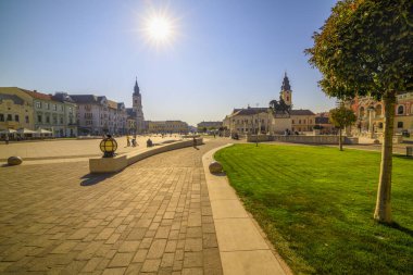 Union Square (Piata Unirii) Sunny Day, Oradea, Rom 'da görüldü