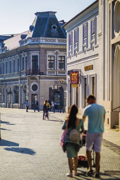 Passeio turístico de Oradea, Romênia, 26-Octomber 2019. Antiga construção — Fotografia de Stock