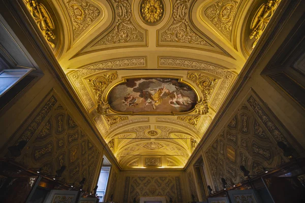 2019 년 11 월 19 일. 이탈리아의 그림들 - 바티칸 무내부의 모습 — 스톡 사진