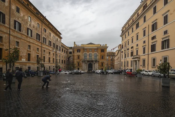 Noviembre 15, 2019 Fotos en las calles de Roma en un día lluvioso — Foto de Stock