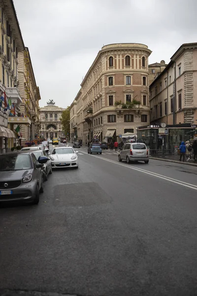 Noviembre 15, 2019 Fotos en las calles de Roma en un día lluvioso — Foto de Stock